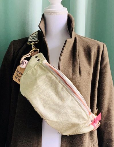 LovelyLoup similicuir sac banane beau original unique végan fait main, artisanal