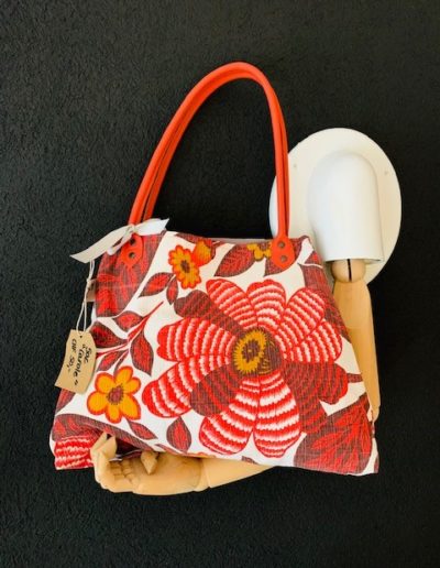 Sacs fait main, artisanat local, beaux sacs, Blonay, Lovelyloup, cuir